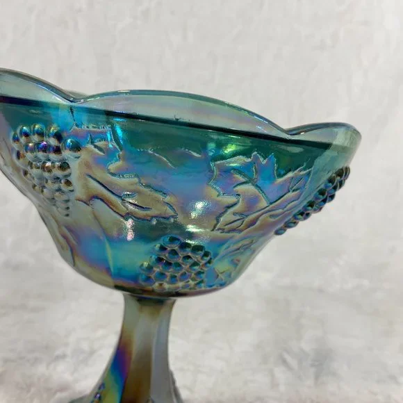 Vintage Indiana Glass Iridescent Blue Harvest Grapes 1960's carnival glass dish - Picture 2 of 9